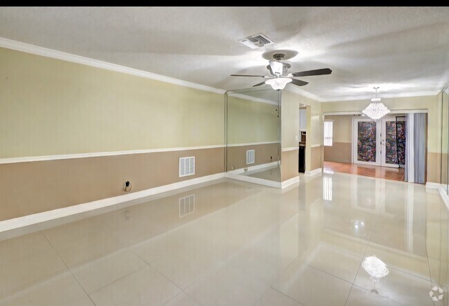 Building Photo - 2933 NW 48th St Rental