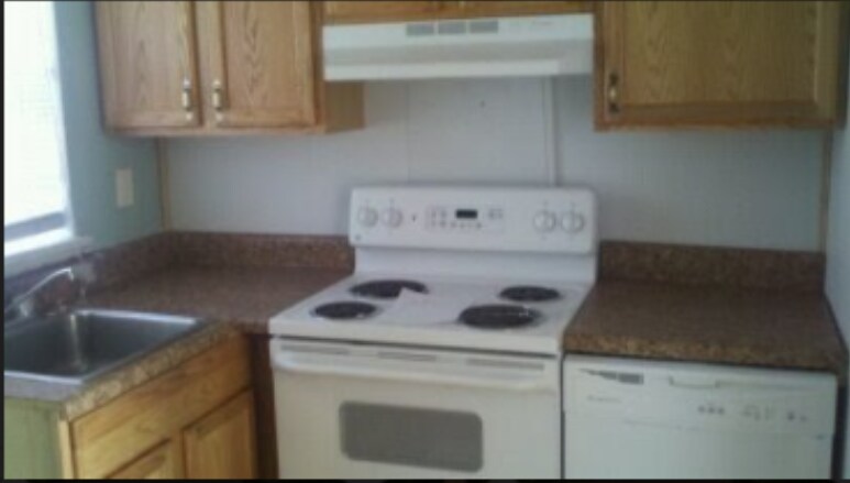 Photo - 3415 Ryburn Rd