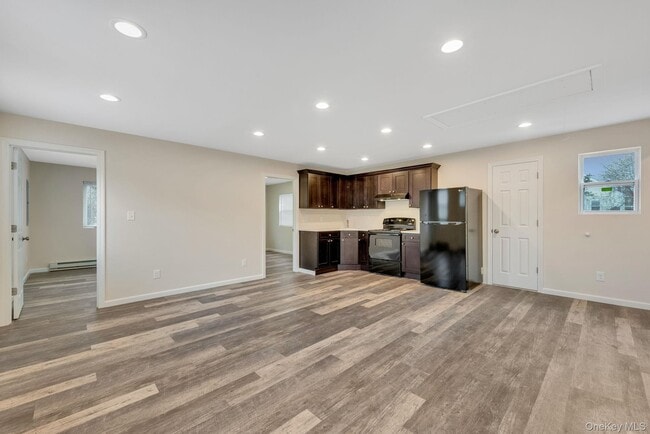 Photo - 364 Dogwood Rd W