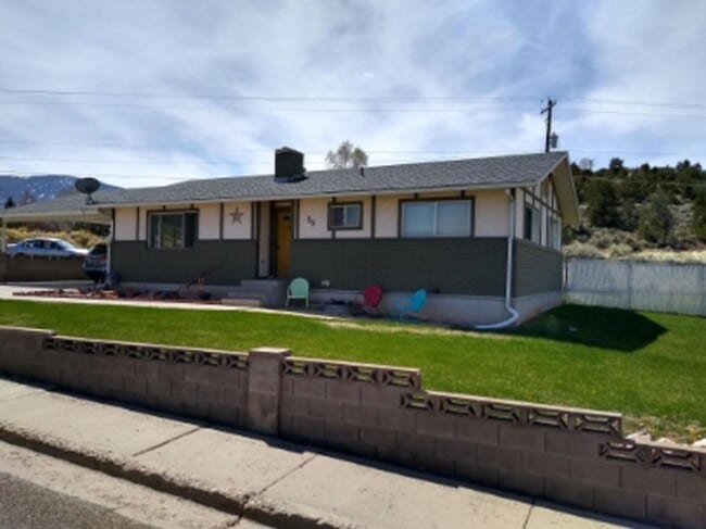 Building Photo - 55 College Way Unit 55 College Way (Private)