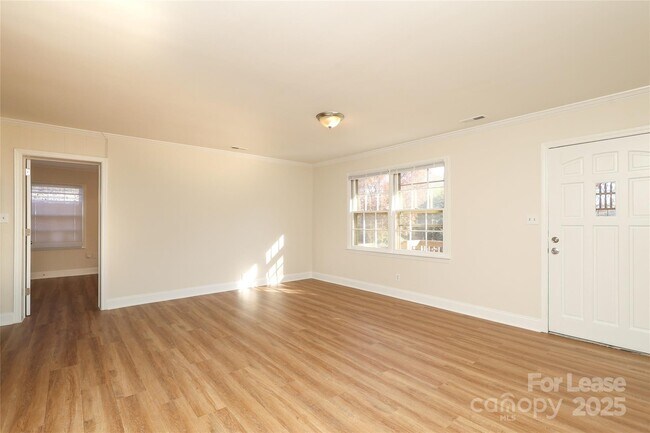 Photo - 937 Green Cir Dr