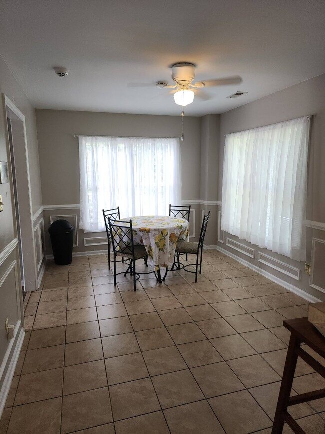 Photo - 4904 Robinwood Rd