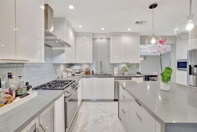 Photo - 828 SW 15th St