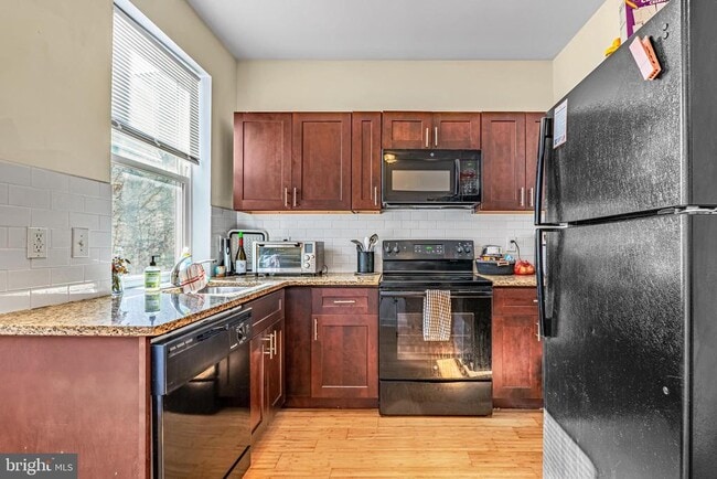 Building Photo - 1724 Monument St Rental