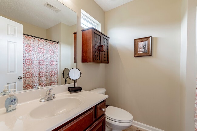 Photo - 236 Merchants Dr