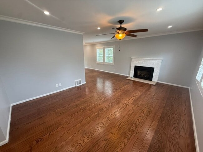 Photo - 3824 Fernwood St
