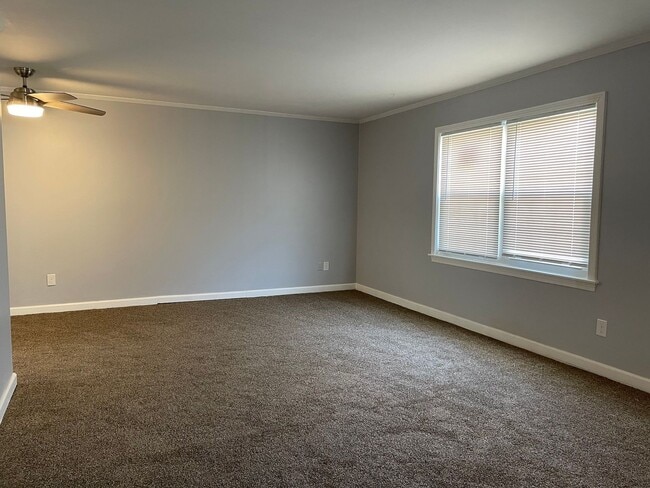 Photo - {7516} Prairie Village Ranch | Fenced Backyard | 1 car garage