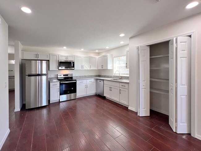 Building Photo - Beautiful Three-bedroom Corner Lot Home