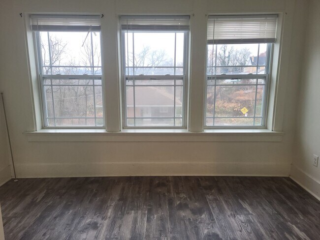 Photo - 315-315 Birmingham Ave Unit 2