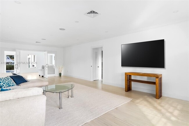 Photo - 2085 Ixora Rd