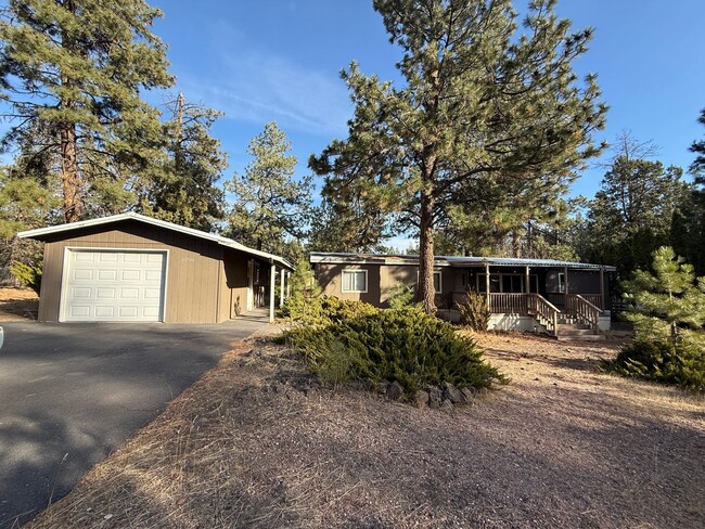 2 Bed/2 Bath Home on Large Lot in SW Bend ... - 2 Bed/2 Bath Home on Large Lot in SW Bend ...