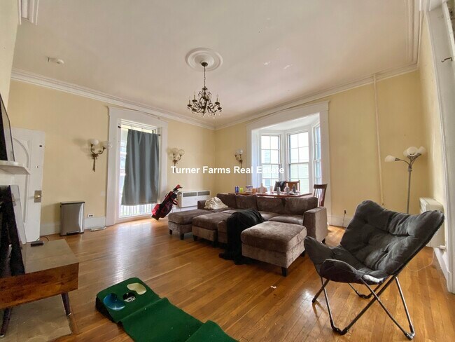 Photo - 139 Hillside St Unit A