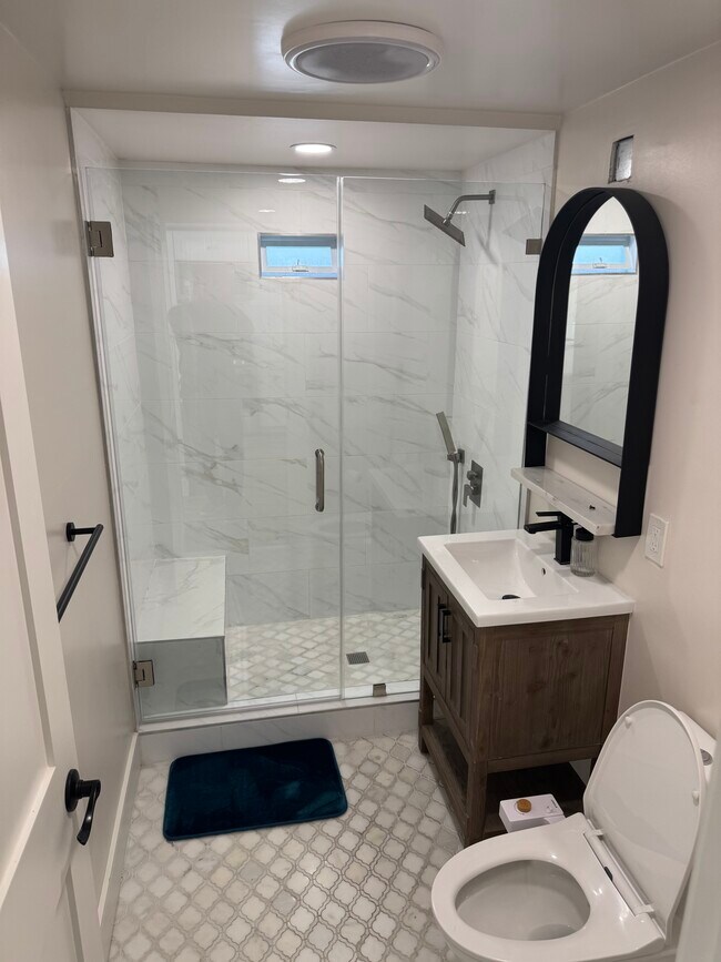 Photo - 511 Poinsettia Ave