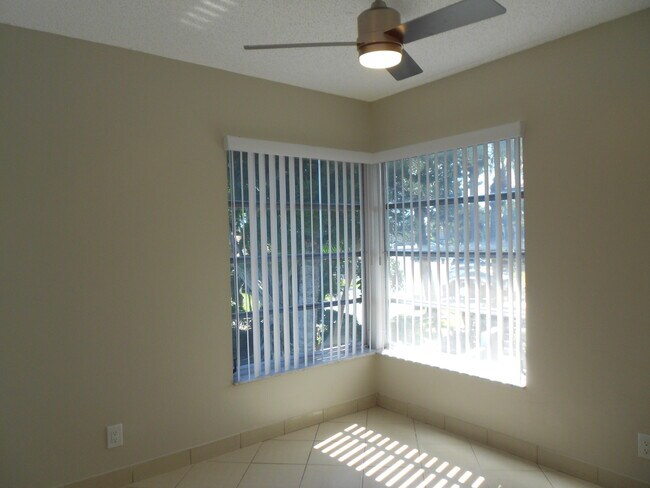 Photo - 13809 Royal Palm Ct Unit B