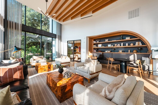 Building Photo - 5820 1/2 Cameron Rd