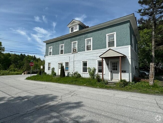 Building Photo - 2 Cottage St Rental