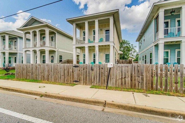 Building Photo - 1002 W Main St Rental