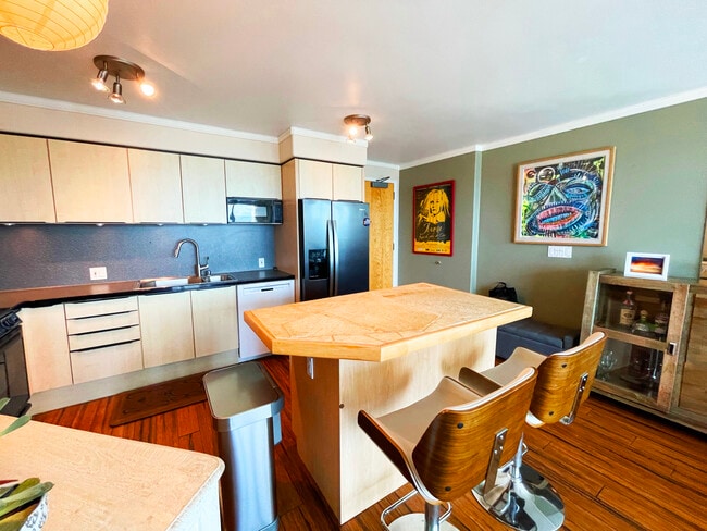 Photo - 801 S King St