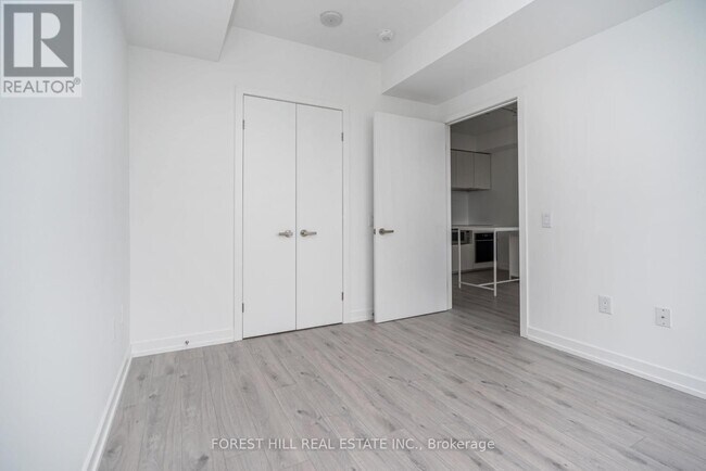 Photo - 77 Shuter St Unit 2303