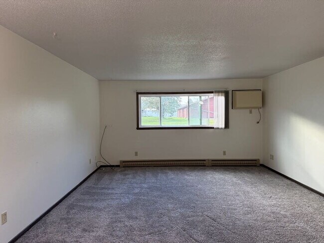 Photo - Spacious 2-Bed, 1-Bath Apartment Just 15 Minutes from Fargo Unit 2
