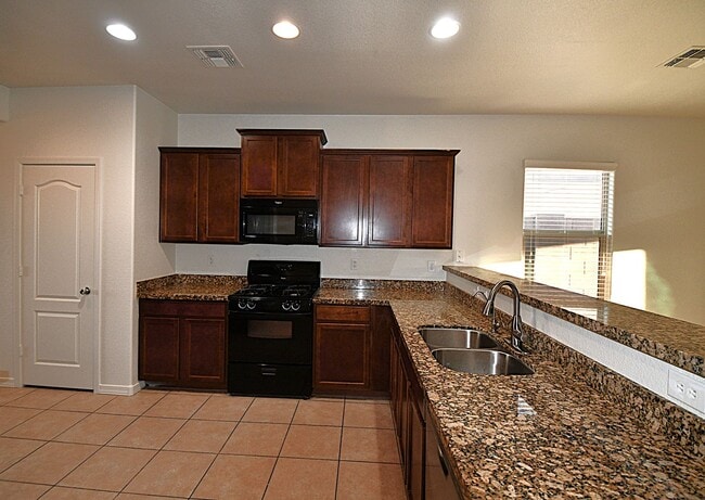 Photo - 33050 N Falcon Trail