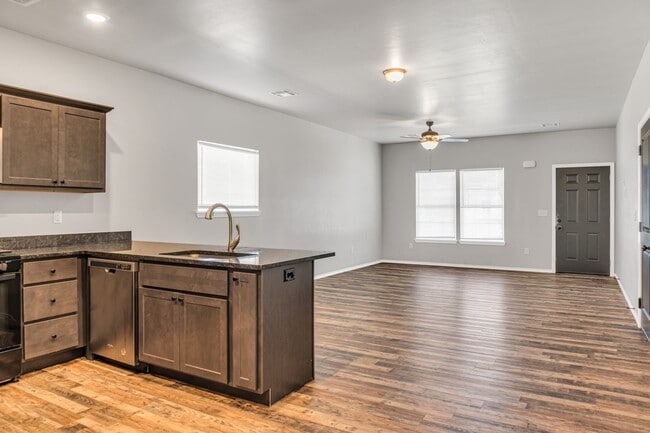 Photo - 1613 Timber Ridge Dr