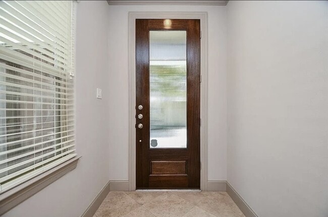 Photo - 2908 Leeland St