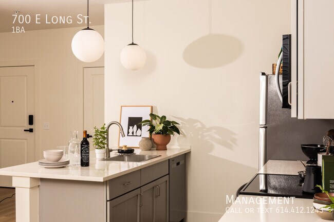 Photo - 700 E Long St