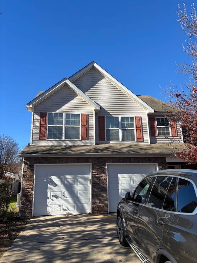 Building Photo - 121 Faybrook Dr