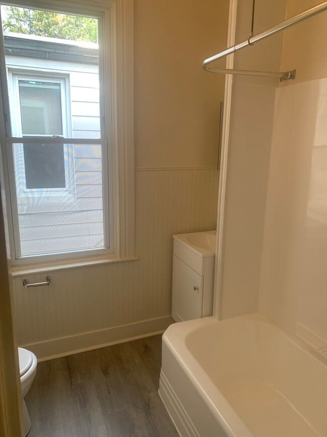 Photo - 3 Bedroom 2nd/3rd Floor Apartment York City SD