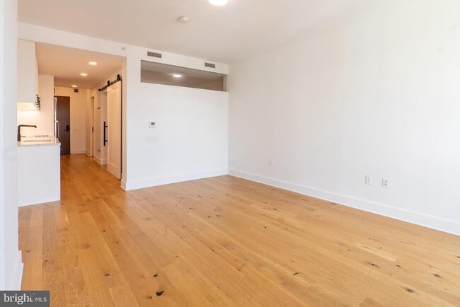 Photo - 1211 Van St SE Unit 1112