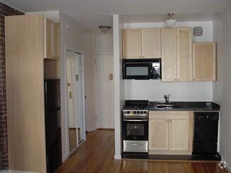 Building Photo - 150 E 84th St Unit 2N Rental