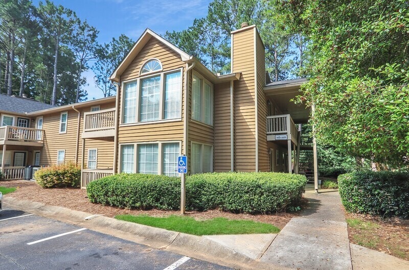 Photo - 1408 Country Park Dr SE