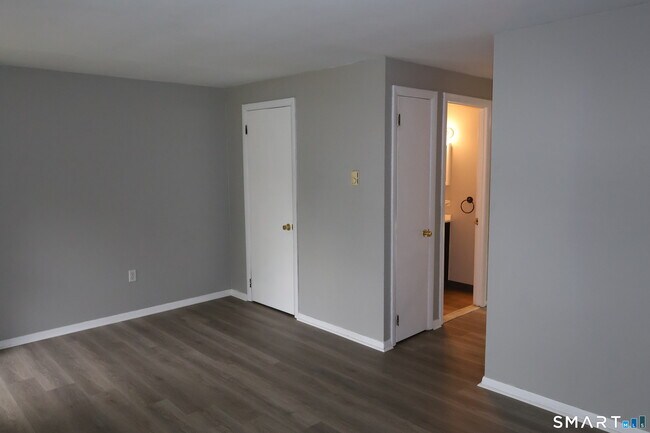 Photo - 353 Scott Rd
