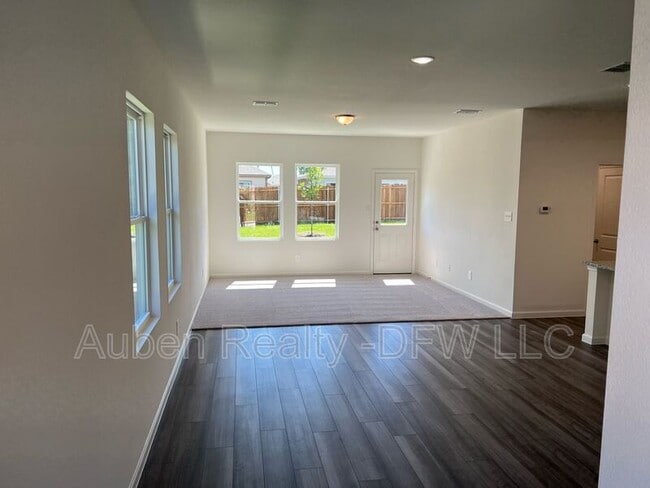 Photo - 752 Richmond Dr