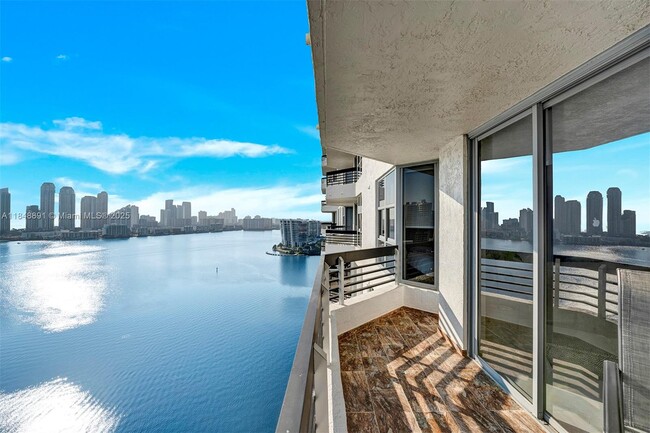 Building Photo - 3530 Mystic Pointe Dr Unit 2413 Rental