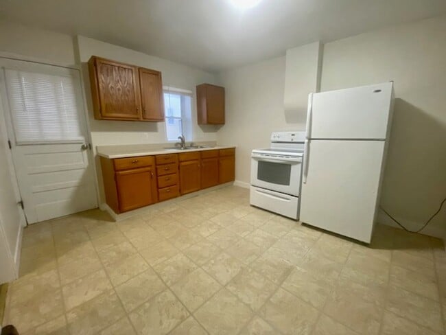 Building Photo - 414-416 S Andrews St