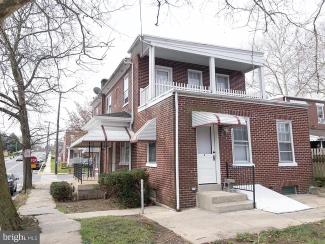 Building Photo - 81 S Pearl St Unit #2