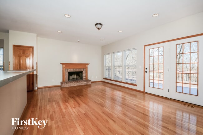 Photo - 12 Fox Bluff Ct