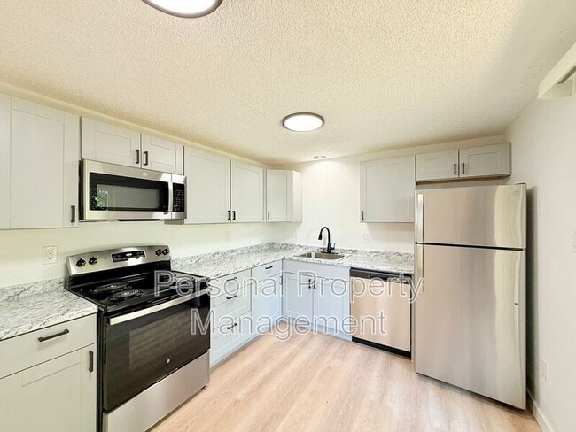 Building Photo - 7422 NE Hazel Dell Ave Unit 15