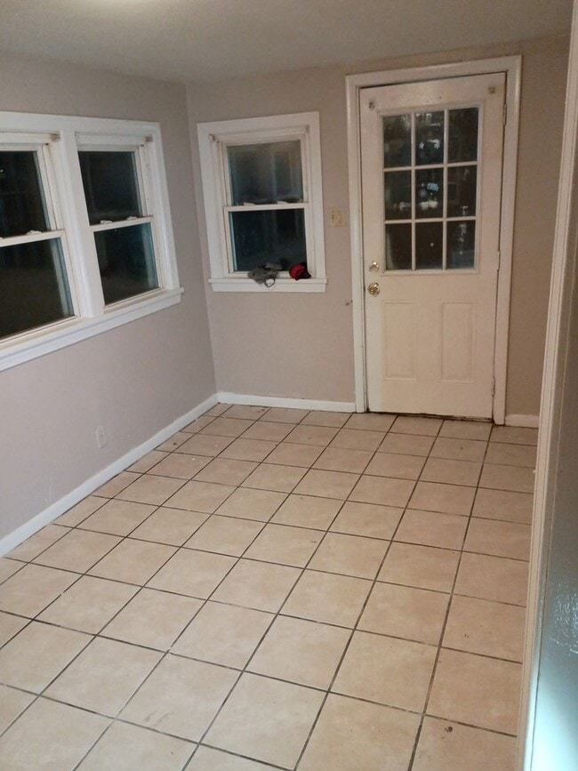 Photo - Charming 3-Bedroom Home – Spacious & Updated