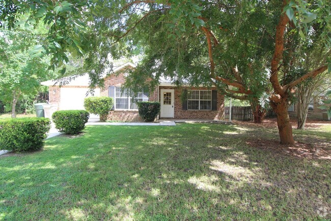 Building Photo - 3 bed 2 bath home in southwest Pensacola ~...