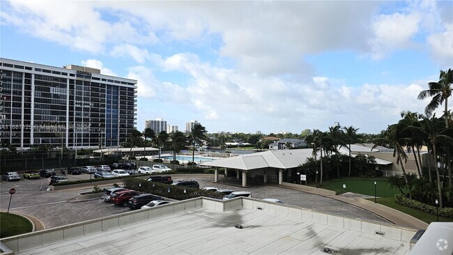 Building Photo - 1965 S Ocean Dr Unit 3E Rental