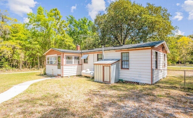 Photo - 4472 Springbank Rd House