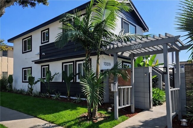 Photo - 1009 Valencia St