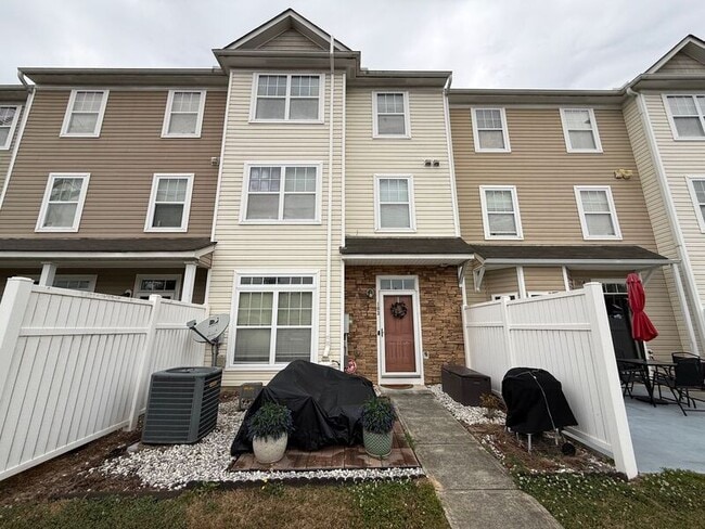 Building Photo - 351 Gilman Ln