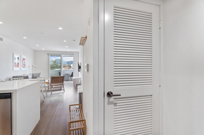 Ecco Lexington – Apartments & Co-Living