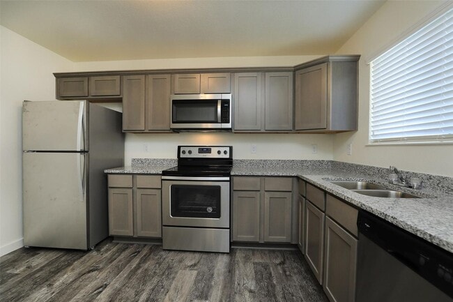 Photo - Exclusively marketed by Dayna Sullivan wit...