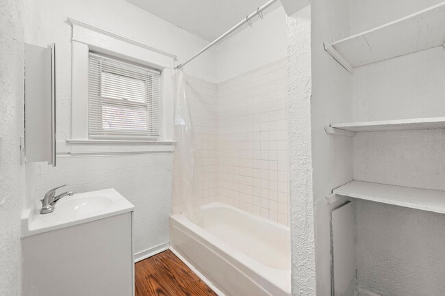 Photo - 2207 E 24th Ter Unidad B