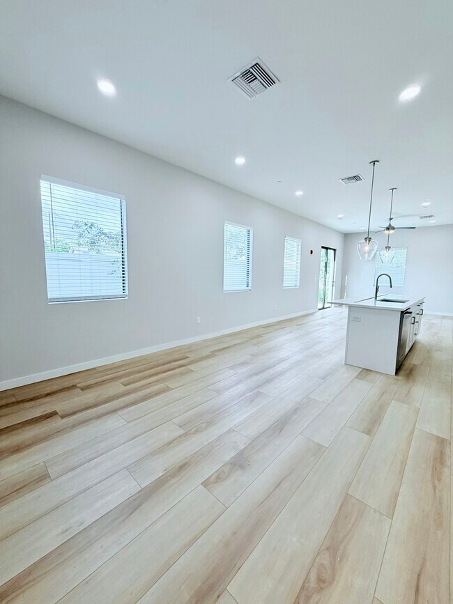 Photo - 821 16th St N Unit 301